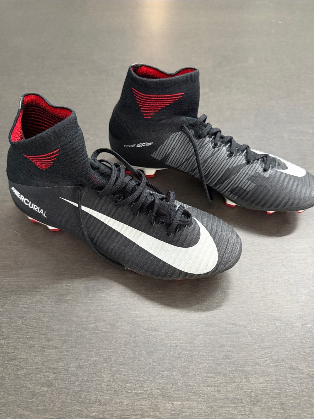 Nike 831940-002 Black/White/Red Mercurial High-Top Soccer Cleats sz. 9